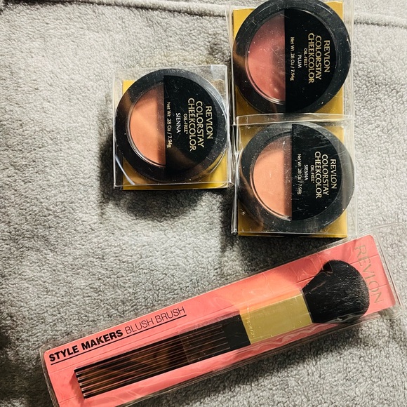 Revlon Other - Revlon Colorstay Cheek color